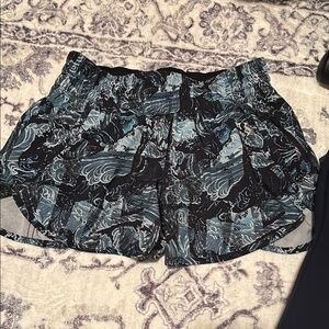Lululemon  4inch tracker Stylish Black and Blue Patterned Shorts